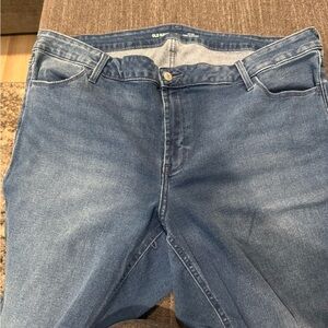 Old Navy Women’s Classic Straight Blue Jeans